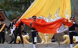 Xem lễ hạ cờ tại quốc gia hạnh phúc nhất thế giới