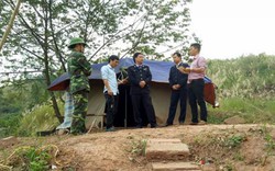 Lập lán, dựng hàng rào để chặn dịch cúm gia cầm từ Trung Quốc