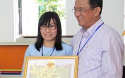 Nữ nhân viên Đà Nẵng trả lại 1 tỷ đồng cho khách Hà Nội đánh rơi
