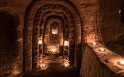 Anh: Phát hiện hang động hiệp sĩ 700 tuổi dưới hang thỏ