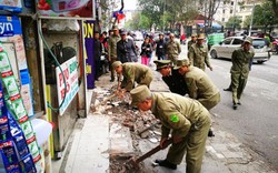 Khoan máy, búa tạ phá "pháo đài" trên vỉa hè ở Hà Nội