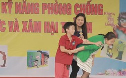 Clip: Hướng dẫn trẻ cách thoát khỏi "nanh vuốt" yêu râu xanh