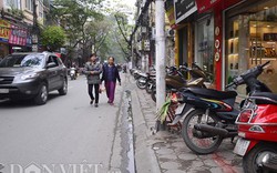 Chia vỉa hè bằng gang tay: Phường "chữa cháy" bằng sơn đỏ