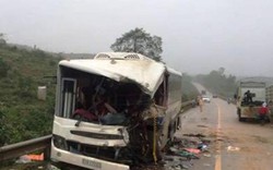 Ô tô tải đâm trực diện xe khách, 11 người thương vong