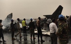 Máy bay chở 44 người gặp nạn, vỡ tan tành