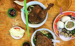 Mì vịt tiềm và cá viên cà ri "ăn là ghiền" ở Sài Gòn