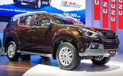 Isuzu MU-X 2017 giá 718 triệu đồng cạnh tranh Fortuner