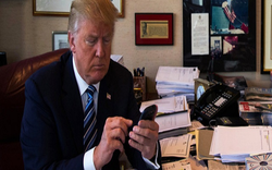 Tổng thống Trump bỏ điện thoại Android để dùng iPhone