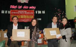 Học sinh Hà Nội tiết kiệm quà sáng góp tiền tặng trẻ nghèo Quảng Trị