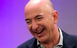 Jeff Bezos tiếp tục bỏ xa Bill Gates trên bảng xếp hạng những người giàu nhất hành tinh