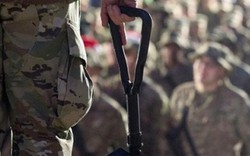Cố vấn quân sự Mỹ dọa "đập chết" phiến quân IS bằng xẻng công binh