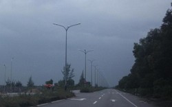 Quảng Nam: Đèn đường dẫn vào sân bay Chu Lai bị “tê liệt”