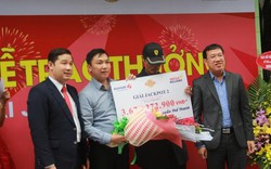 Khách hàng Thanh hóa ra Hà Nội lĩnh giải Jackpot 3,6 tỷ đồng