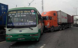 Xe container “đại náo”, tông hàng loạt phương tiện trên phố SG
