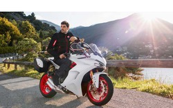 Ducati SuperSport S xuất hiện trong màu trắng tinh khôi Star White Silk