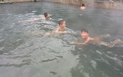 Đắm mình thư giãn trong dòng suối khoáng nóng ở Sơn La