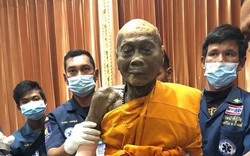 Nhà sư Thái Lan "mỉm cười" sau 2 tháng qua đời