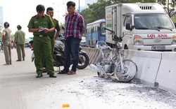 Người phụ nữ tháo chạy khỏi xe máy bốc cháy trên Xa lộ Hà Nội