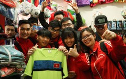 HN: Màn hình "khổng lồ" phục vụ sinh viên xem U23 Việt Nam - Qatar