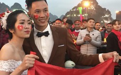 Đôi trẻ cầu hôn giữa trận chung kết của U23 Việt Nam