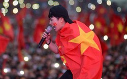 Mặc áo cờ đỏ sao vàng cổ vũ U23 Việt Nam, sao Việt nào đẹp nhất?