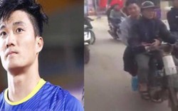 Thủ môn U23 Việt Nam rời ôtô sang để ngồi xe máy cũ với bố về nhà