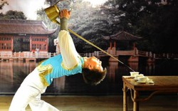 "Đốn tim" với nghệ thuật rót trà như võ kungfu của người Trung Quốc