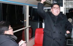 Dù đã nửa đêm, vợ chồng Kim Jong-un vẫn đi làm việc này