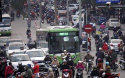 Buýt BRT trong những ngày giao thông cận Tết "căng như dây đàn"