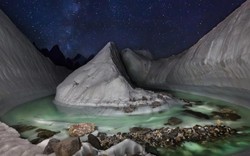 "Phát sốt" với hồ băng tuyệt đẹp ẩn sâu trong dãy Himalaya