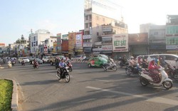 Đường phố Sài Gòn thênh thang trong ngày làm việc đầu năm