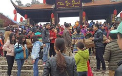 Chùa biên giới xứ Lạng hút khách hành hương trong ngày khai hội
