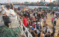 Quảng Ngãi: Lợi dụng việc giảm giá vé tàu cho dân đảo để trục lợi