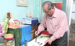 PGS Bùi Hiền: “Nhiều người bảo tôi viết chữ cải tiến tiếw Việt để bán”