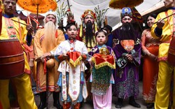 Người già, trẻ nhỏ hóa tiên nữ, đại tướng trong lễ rước ở Bắc Giang