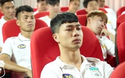 Vừa đá xong V.League, lứa Công Phượng đã vội cắp sách đi học