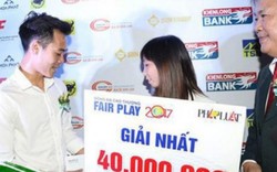 Văn Toàn U23 tặng 40 triệu đồng cho nữ cầu thủ giúp mẹ chữa bệnh