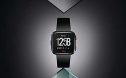 Đáp trả Apple, Fitbit tung siêu phẩm đồng hồ thông minh với giá 200 USD 