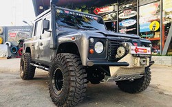 "Siêu Off-road" Landrover Defender 2,5 tỷ lên đồ chơi khủng