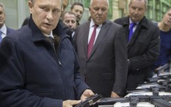 Tổng thống Putin từng ngủ với súng, định lái taxi khi gặp khó khăn