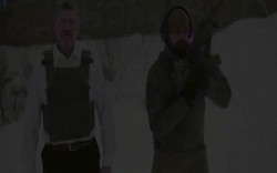 Video: Sếp đứng cách 10m cho nhân viên xả đạn AK vào người