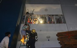 Ảnh-clip: Hơn 2 giờ giải cứu hàng trăm người khỏi chung cư cháy