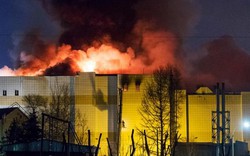 Cháy trung tâm thương mại Nga: Chàng trai nhảy từ tầng 4 xuống đất
