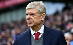 HLV Wenger đang bị phân biệt đối xử vì ... quá già