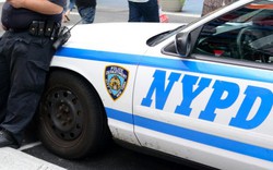 “Tứ giác tình yêu” oái oăm của 4 nhân viên cùng sở cảnh sát New York