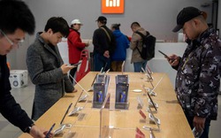 Đã sao chép thiết kế, Xiaomi còn ‘ăn theo’ chứng khoán Apple
