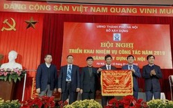 Sở Xây dựng Hà Nội nhận cờ thi đua “đơn vị xuất sắc” của Bộ Xây dựng