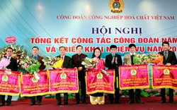 Công đoàn Lâm Thao nhận cờ thi đua xuất sắc