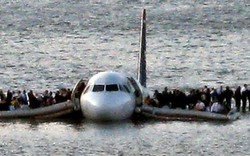10 năm vụ máy bay chở 155 người hạ cánh "liều" nhất lịch sử: Ký ức kinh hoàng