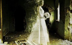 Váy cưới bị "ám" bởi linh hồn trinh nữ: Chuyện hãi hùng